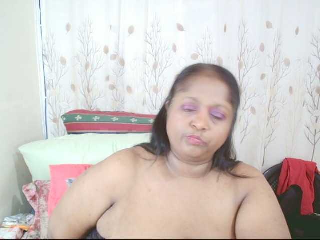 Indiantasha live cam on BongaCams
