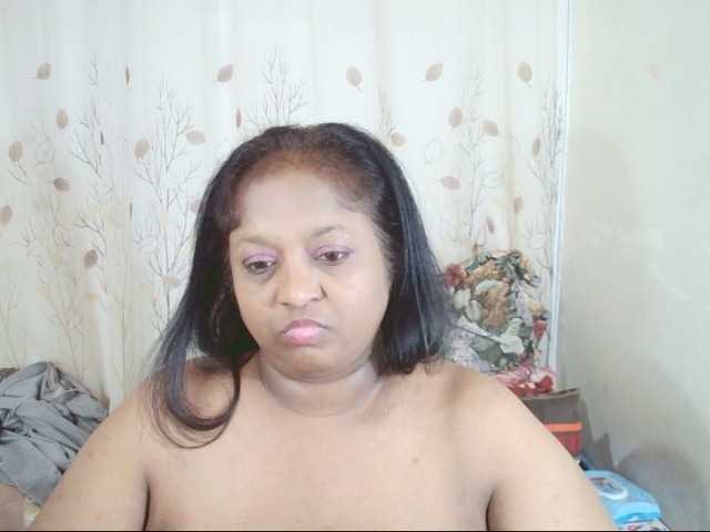 Indiantasha live cam on BongaCams