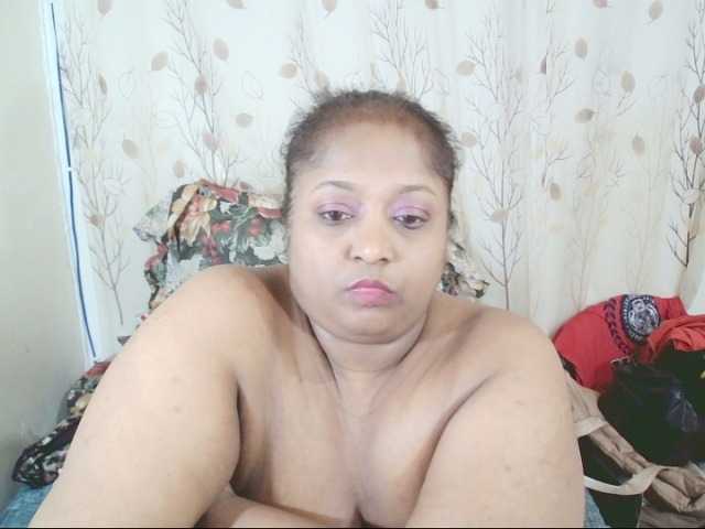 Indiantasha live cam on BongaCams
