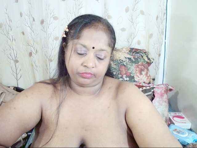 Indiantasha live cam on BongaCams