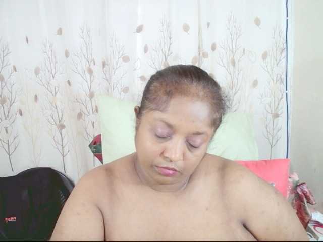 Indiantasha live cam on BongaCams