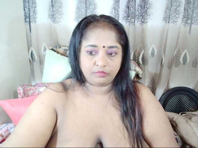 Indiantasha live cam on BongaCams