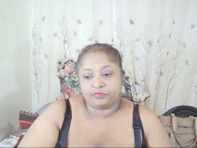 Indiantasha live cam on BongaCams