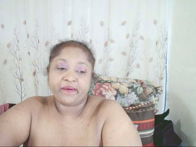 Indiantasha live cam on BongaCams