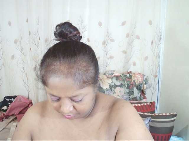 Indiantasha live cam on BongaCams