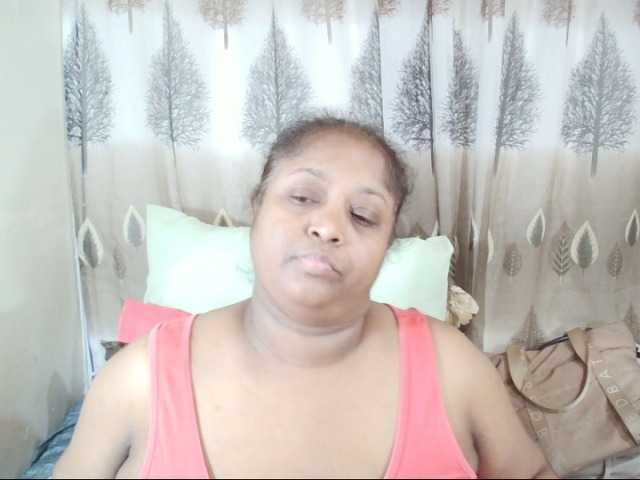 Indiantasha — live female cam