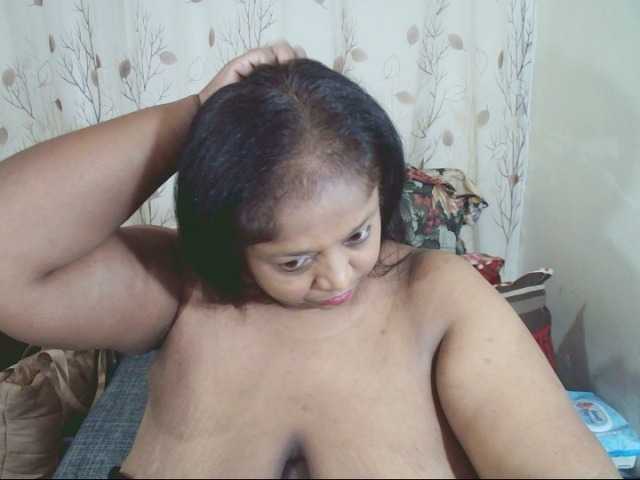Indiantasha live cam on BongaCams