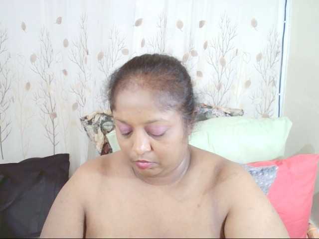 Indiantasha live cam on BongaCams