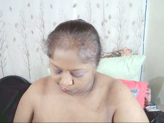 Indiantasha live cam on BongaCams