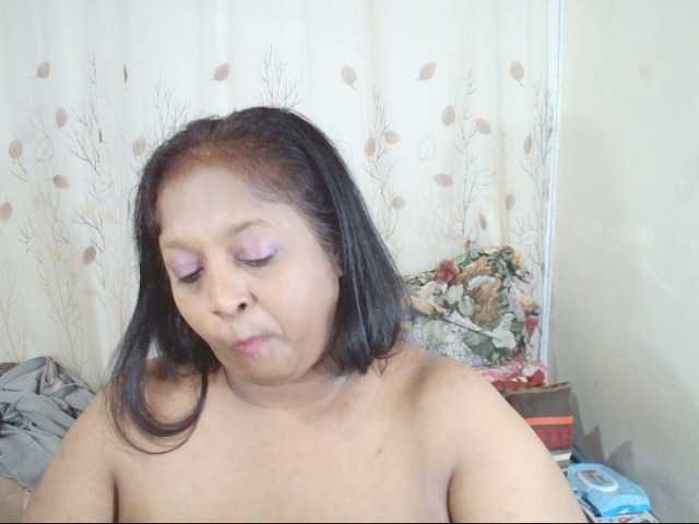 Indiantasha live cam on BongaCams