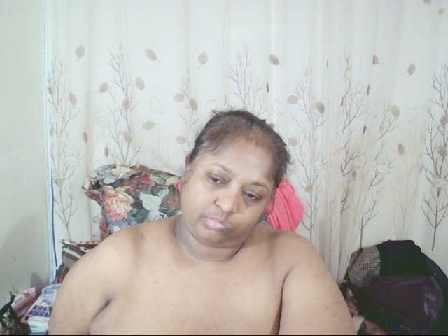 Indiantasha live cam on BongaCams