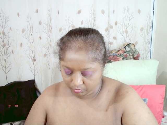 Indiantasha live cam on BongaCams