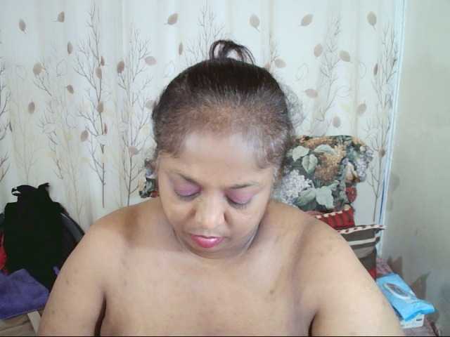 Indiantasha live cam on BongaCams
