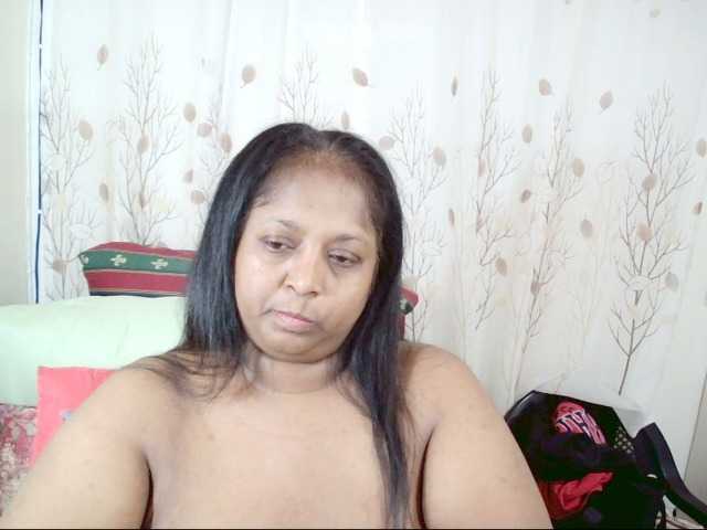 Indiantasha live cam on BongaCams