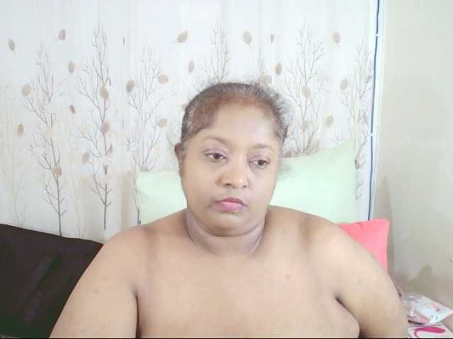 Indiantasha live cam on BongaCams