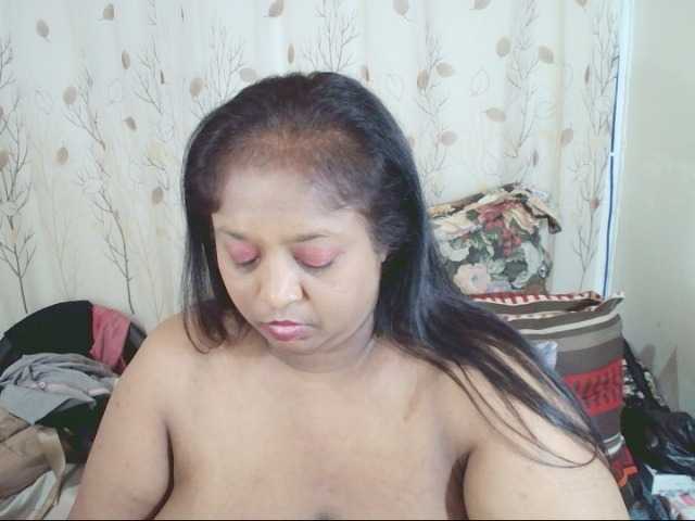 Indiantasha live cam on BongaCams