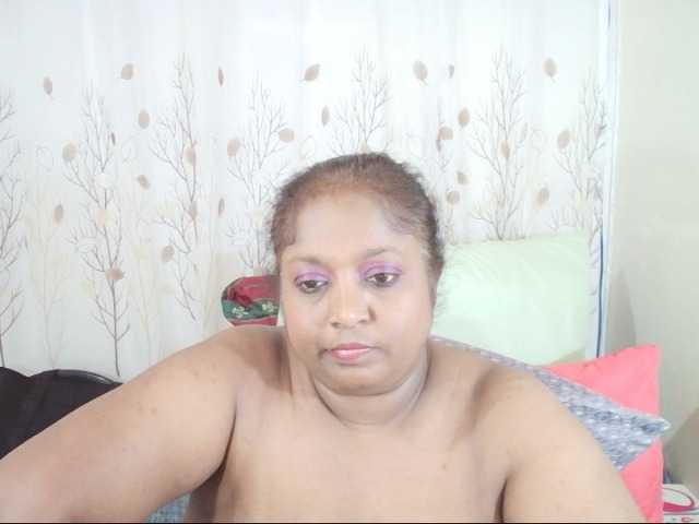 Indiantasha live cam on BongaCams