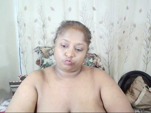 Indiantasha live cam on BongaCams