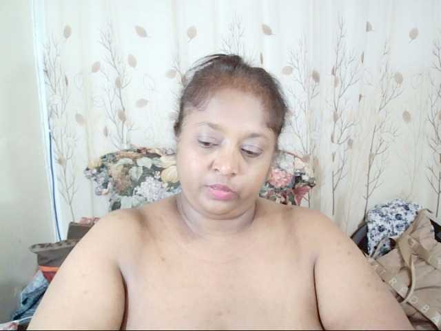 Indiantasha live cam on BongaCams