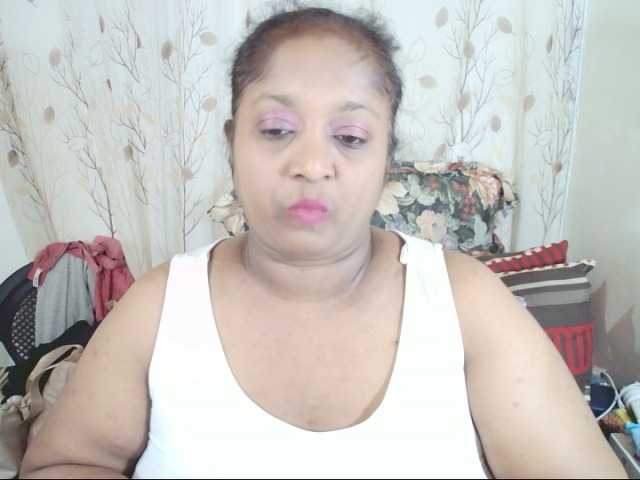 Indiantasha live cam on BongaCams