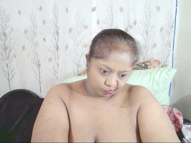 Indiantasha live cam on BongaCams