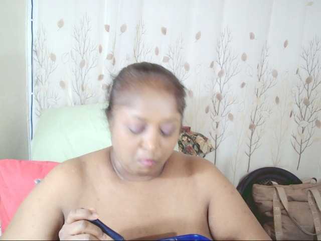Indiantasha live cam on BongaCams