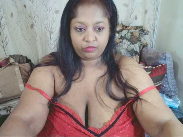 Indiantasha live cam on BongaCams