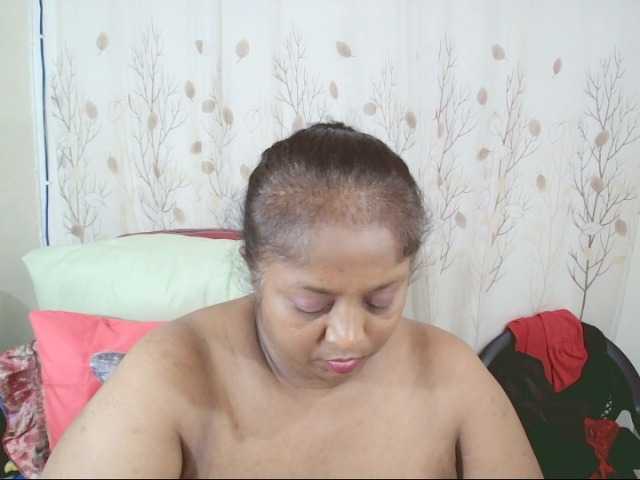Indiantasha live cam on BongaCams