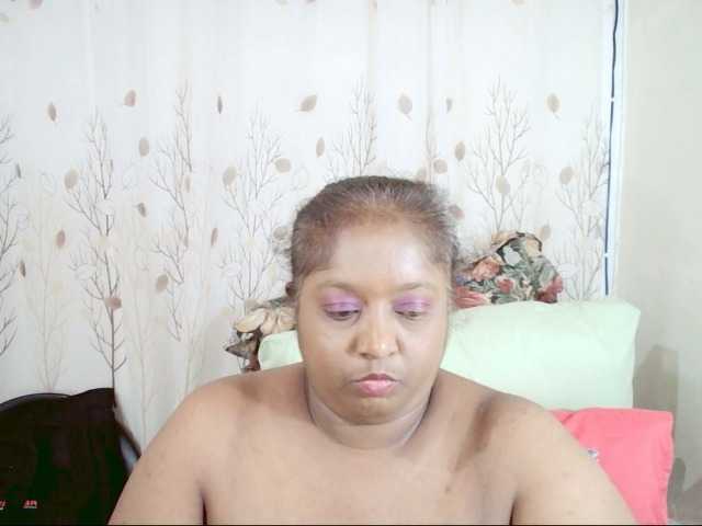 Indiantasha, live now on BongaCams