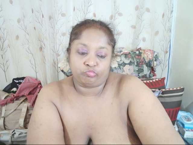 Indiantasha live cam on BongaCams