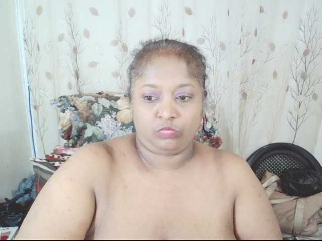 Indiantasha live cam on BongaCams
