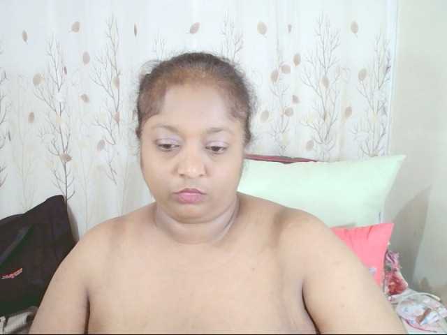 le modèle Indiantasha est en webcam porno dans un show sur le site bongacams, il possède les tags suivants: Indian,Brunette,Shaved