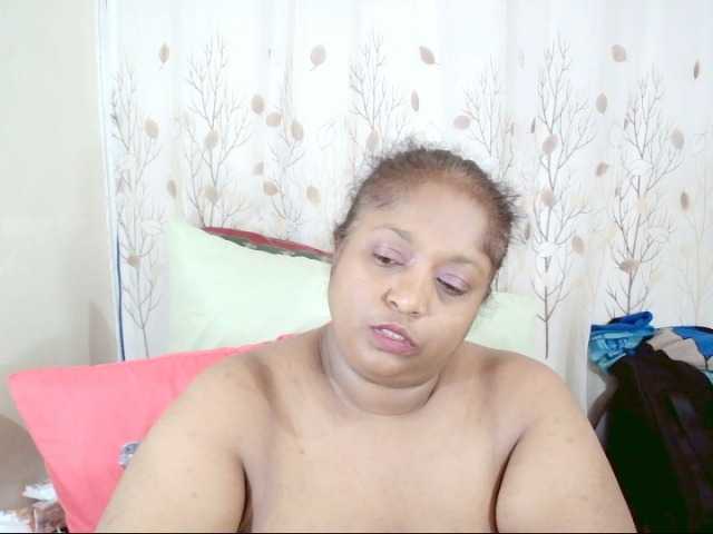 Indiantasha live cam on BongaCams