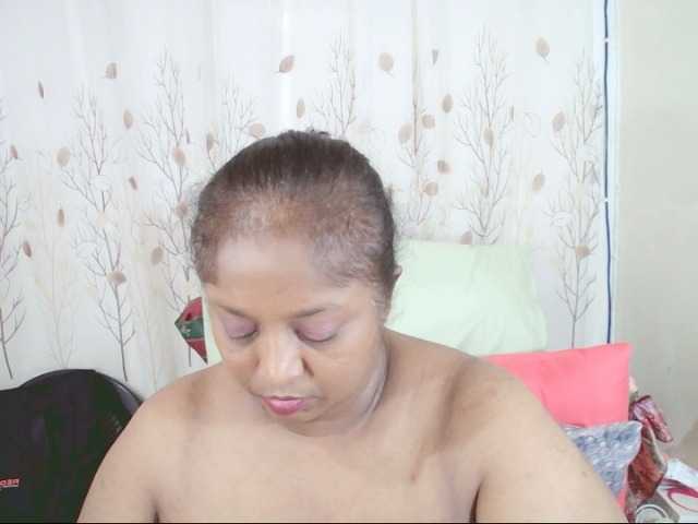 Indiantasha live cam on BongaCams