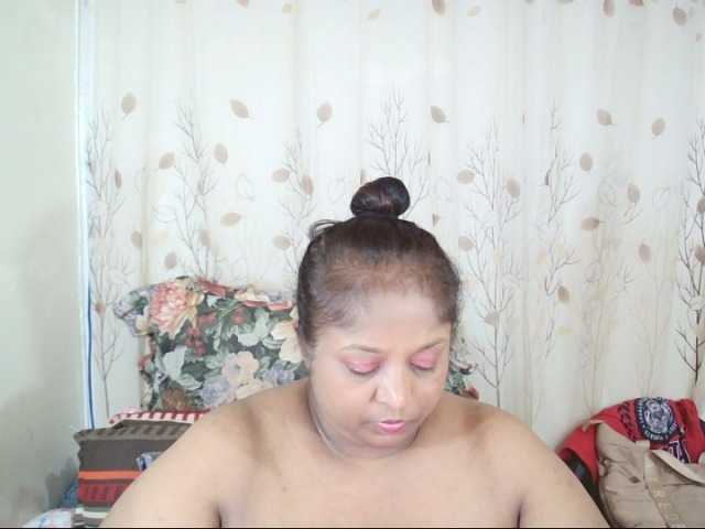 Indiantasha live cam on BongaCams