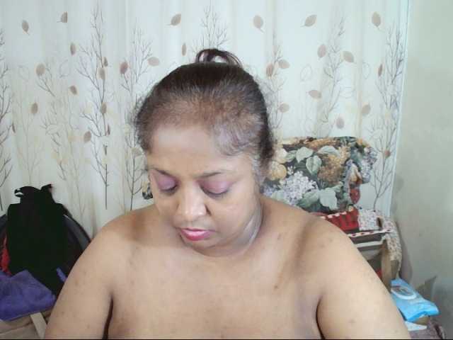 Indiantasha live cam on BongaCams