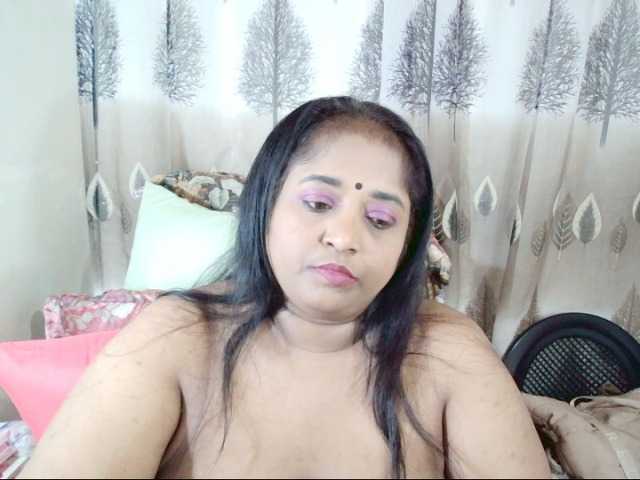 Indiantasha live cam on BongaCams