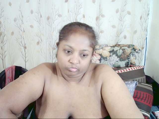Indiantasha live cam on BongaCams