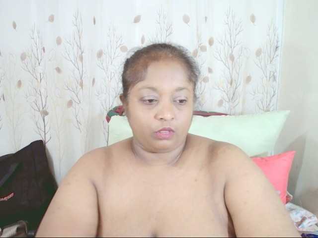 Indiantasha live cam on BongaCams