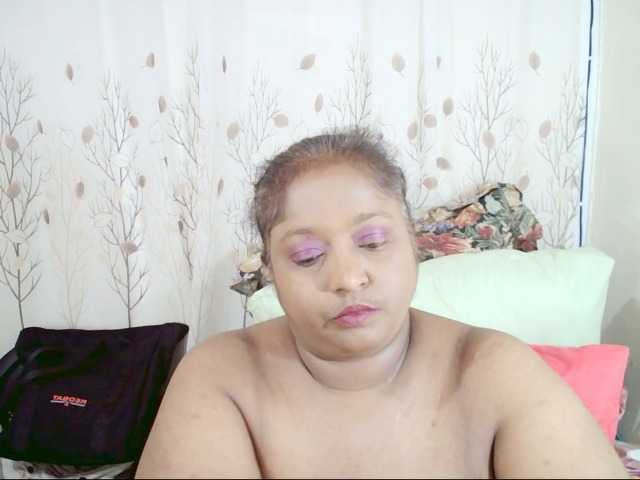 Indiantasha live cam on BongaCams