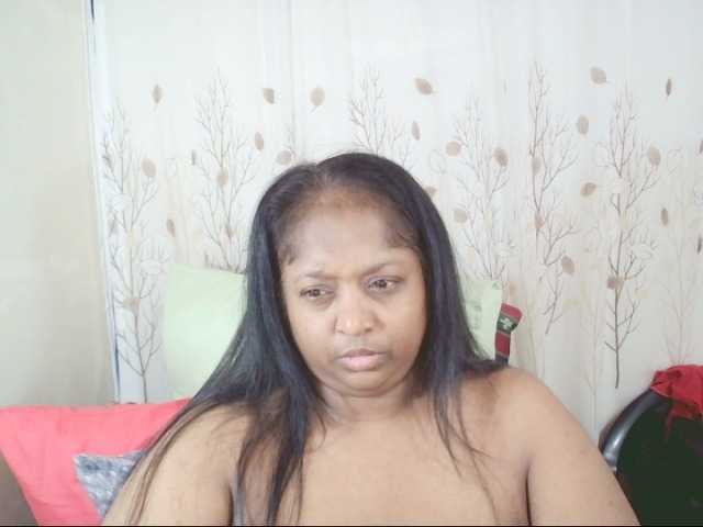 Indiantasha webcam model