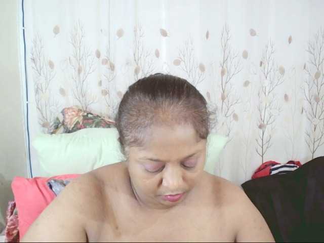 Indiantasha live cam on BongaCams