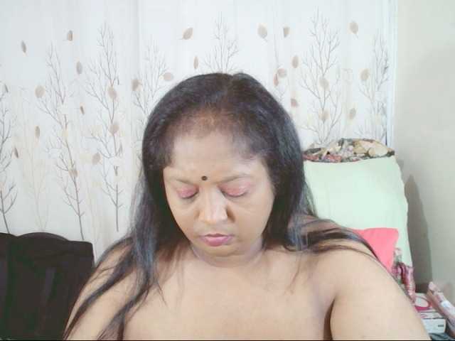 Indiantasha live cam on BongaCams