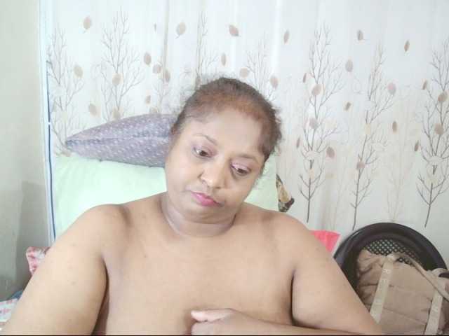 Indiantasha live cam on BongaCams
