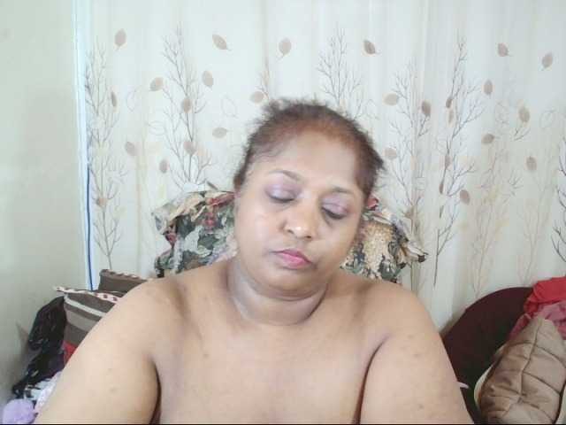 Indiantasha live cam on BongaCams