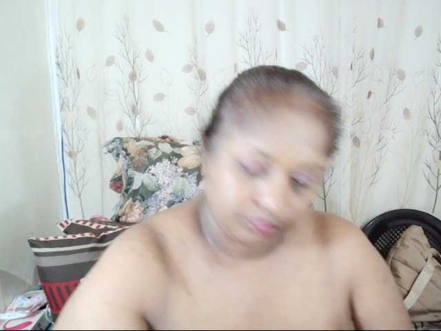 Indiantasha live cam on BongaCams