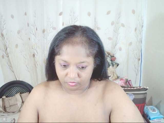 Indiantasha live cam on BongaCams