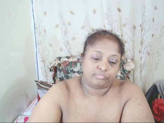 Indiantasha live cam on BongaCams