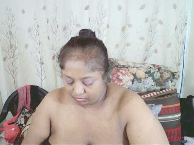 le modèle Indiantasha est en webcam porno dans un show sur le site bongacams, il possède les tags suivants: Indian,Brunette,Shaved
