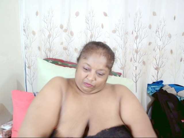 Indiantasha live cam preview
